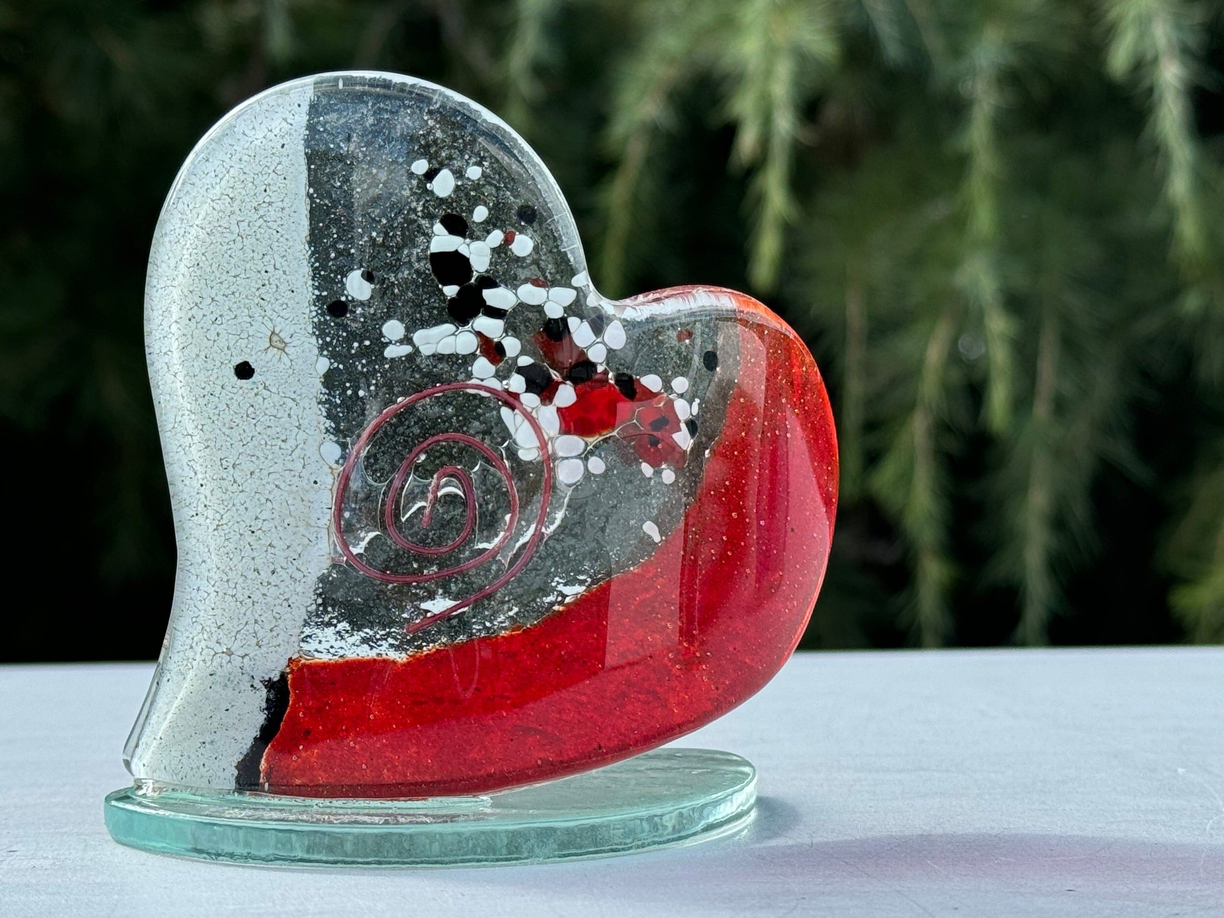 Artemis Red & White Heart Shaped Tealight Holder
