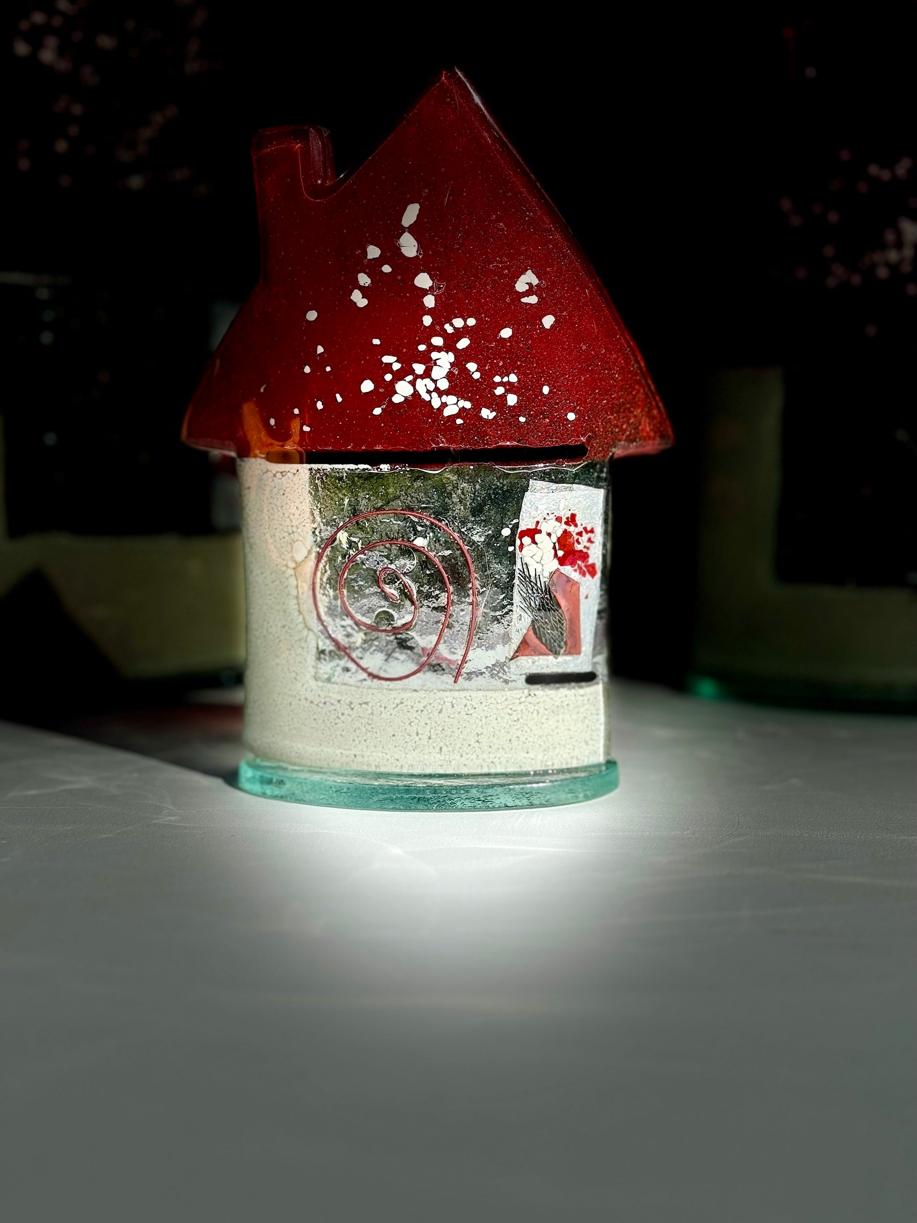 Cottage - Artemis Red & White