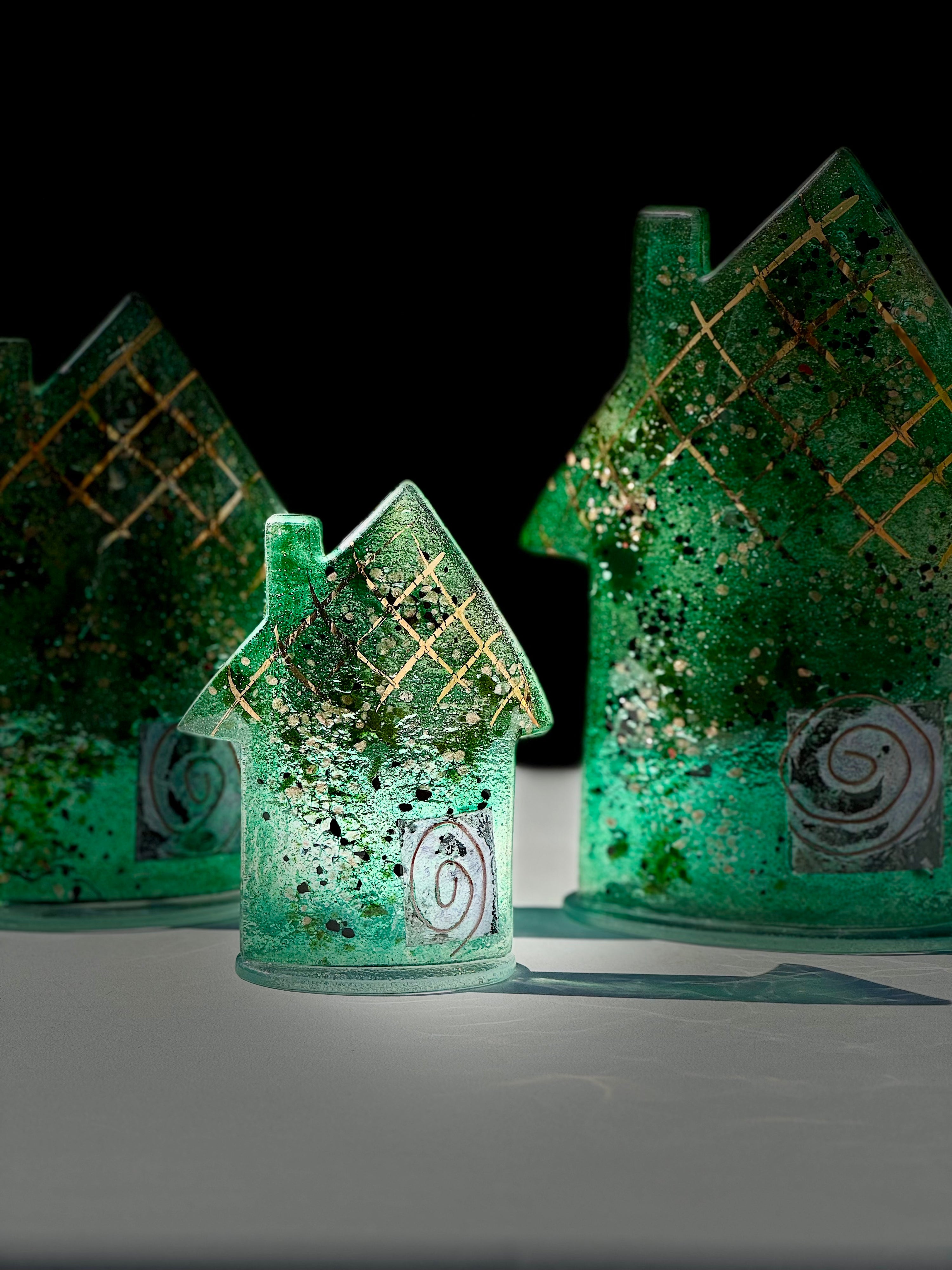 Cottage - Dark Green & Gold