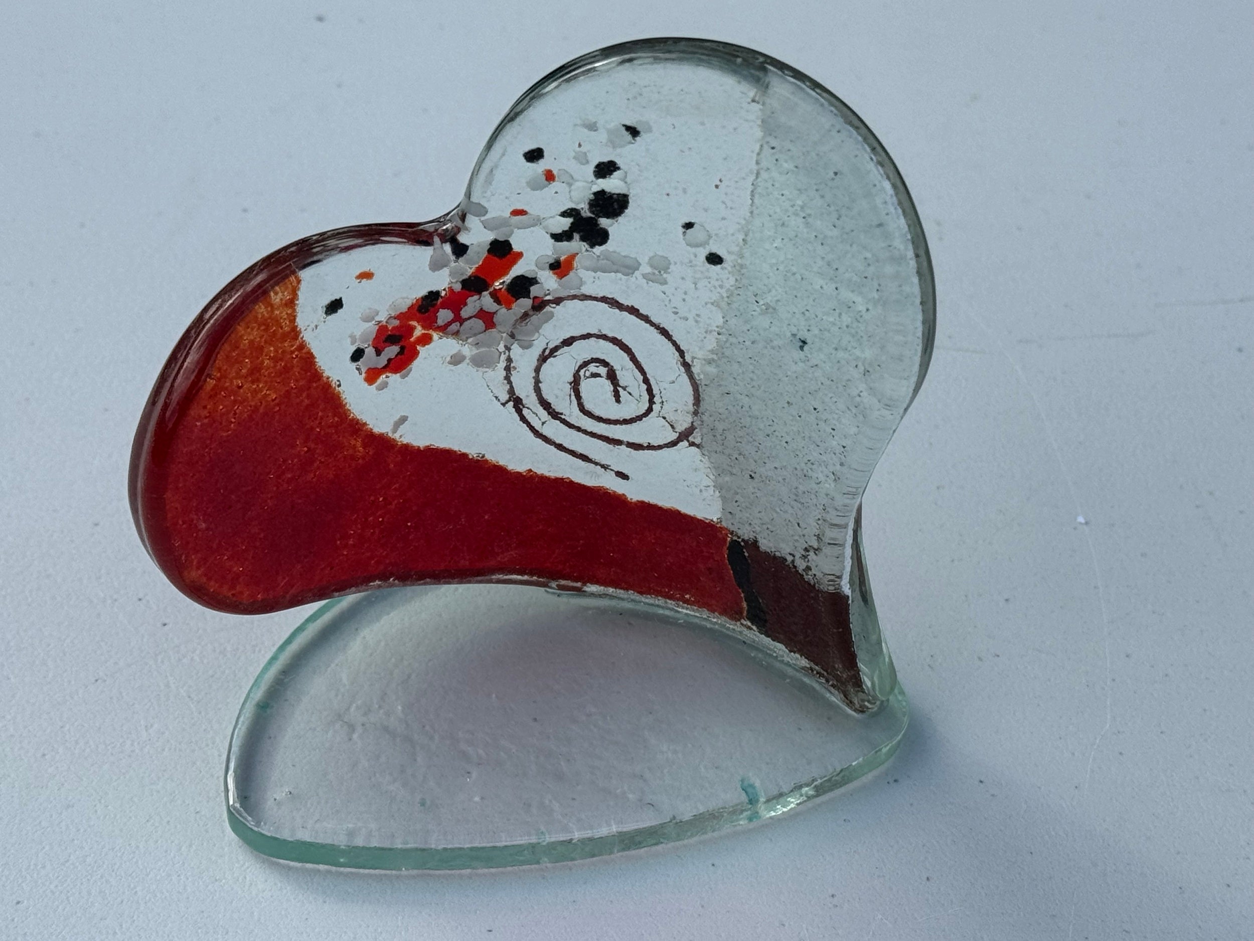 Artemis Red & White Heart Shaped Tealight Holder