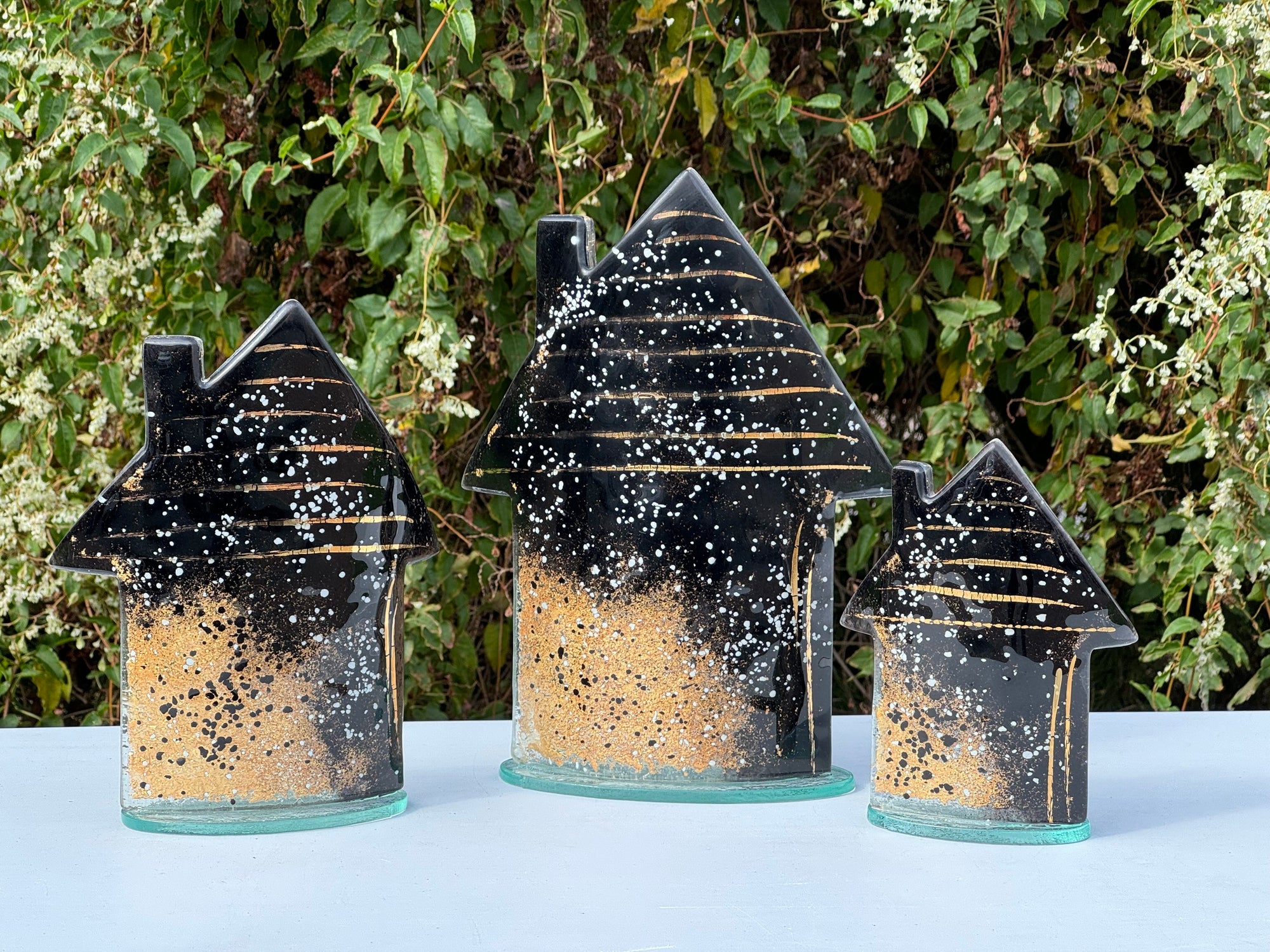 Cottage - Black & Gold