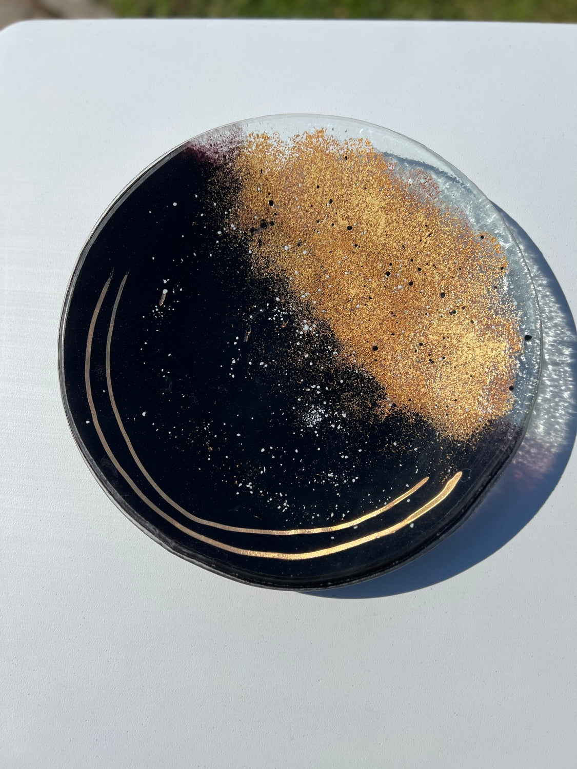 Black & Gold Circular Plate
