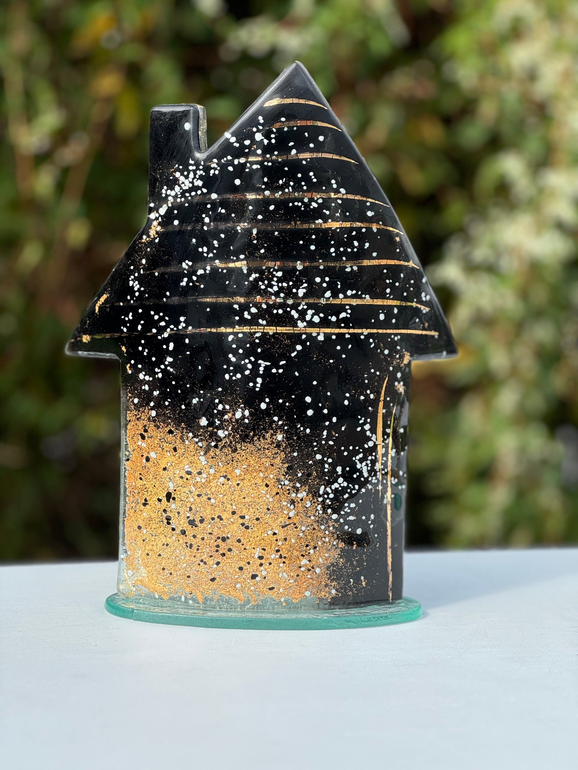 Cottage - Black & Gold