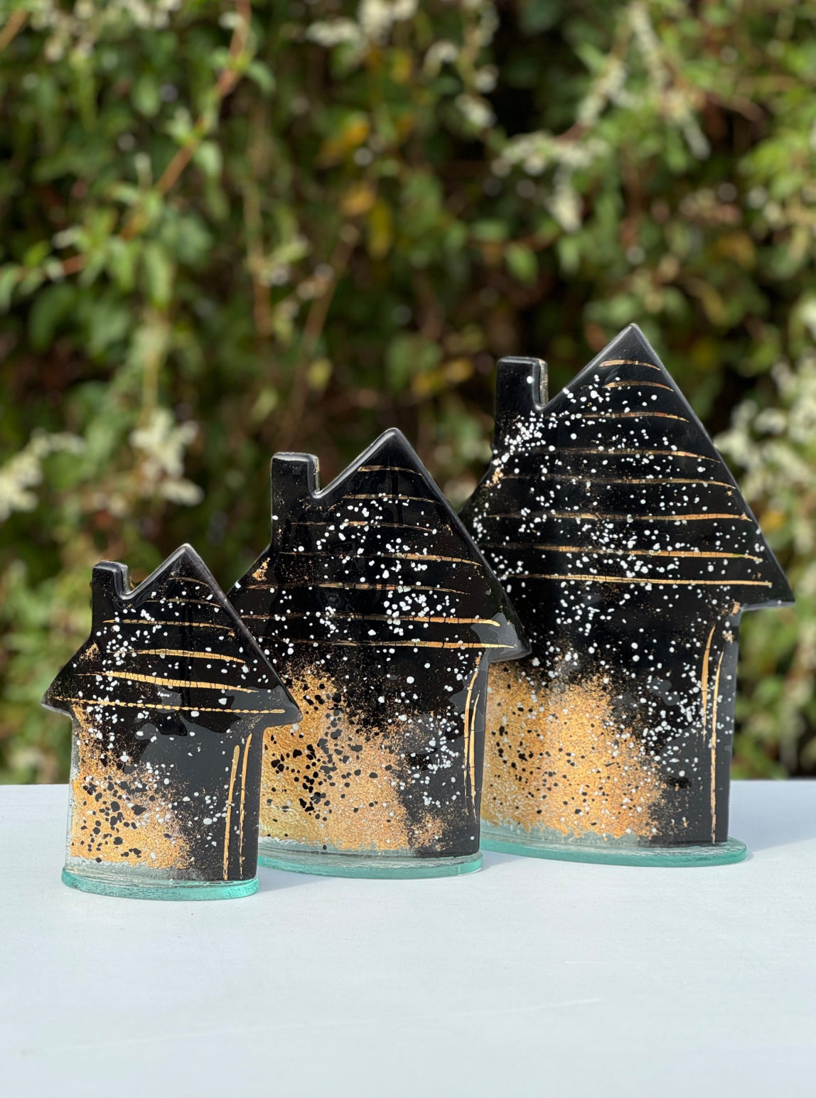 Cottage - Black & Gold