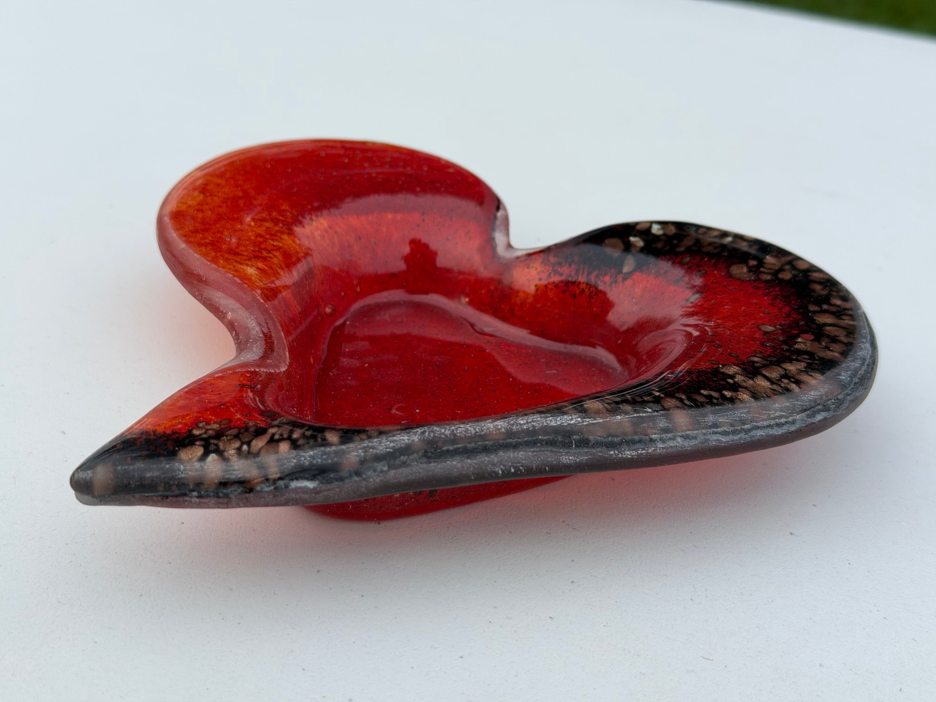 Fedra (rustic) Red Heart Tealight Dish
