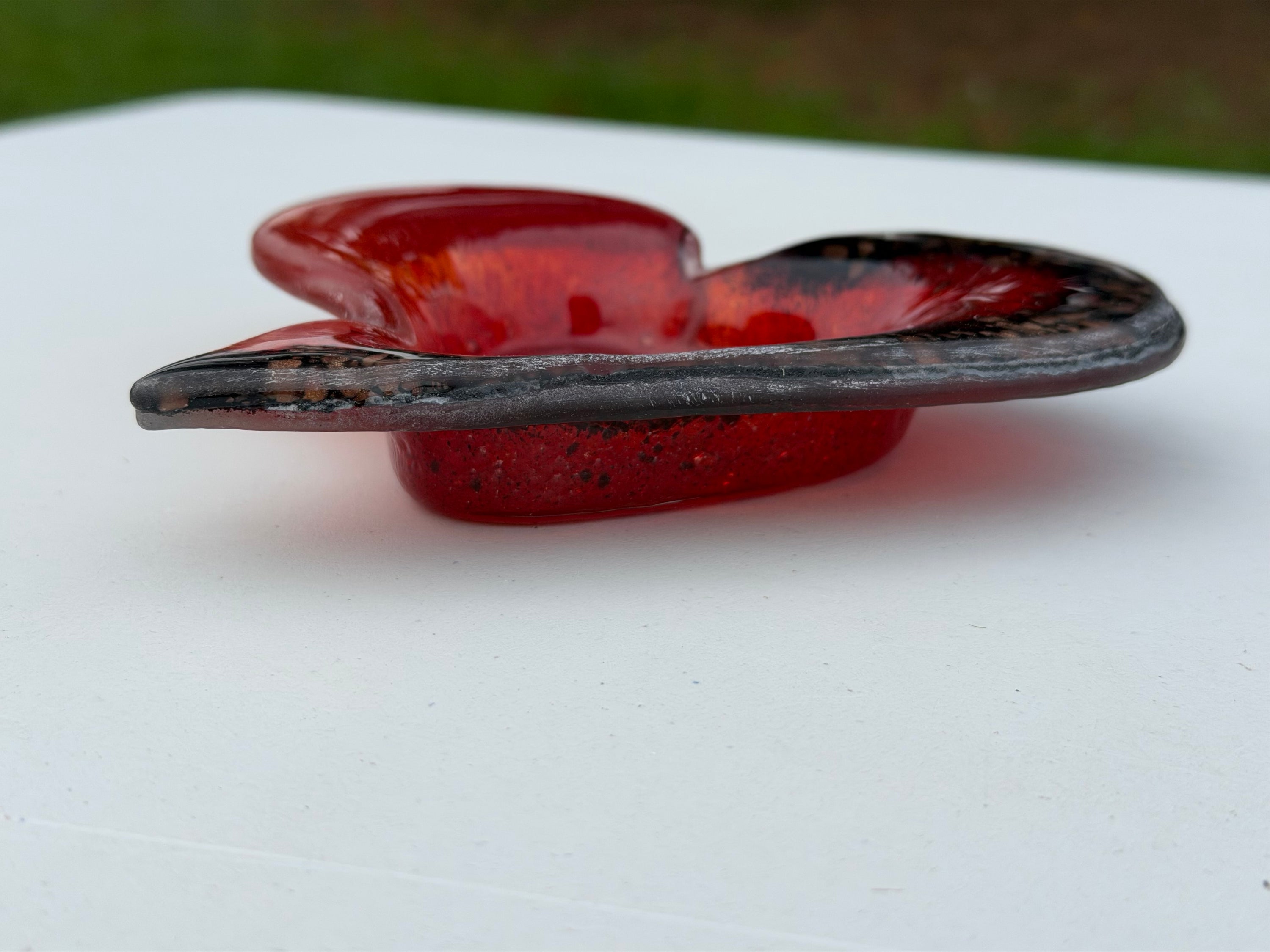 Fedra (rustic) Red Heart Tealight Dish